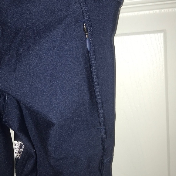 NWT Under Armour Glow Reflective Leggings - Picture 9 of 9